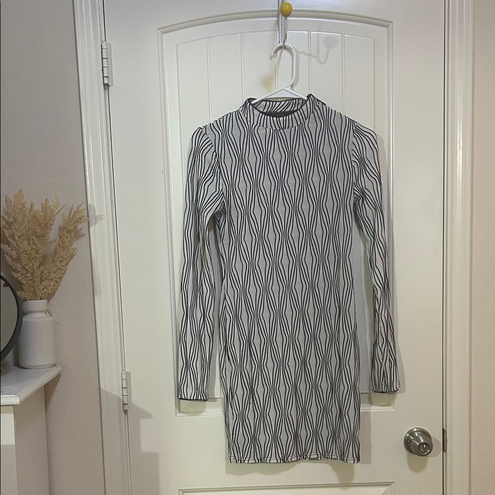 Long Sleeve Patterned Dress
